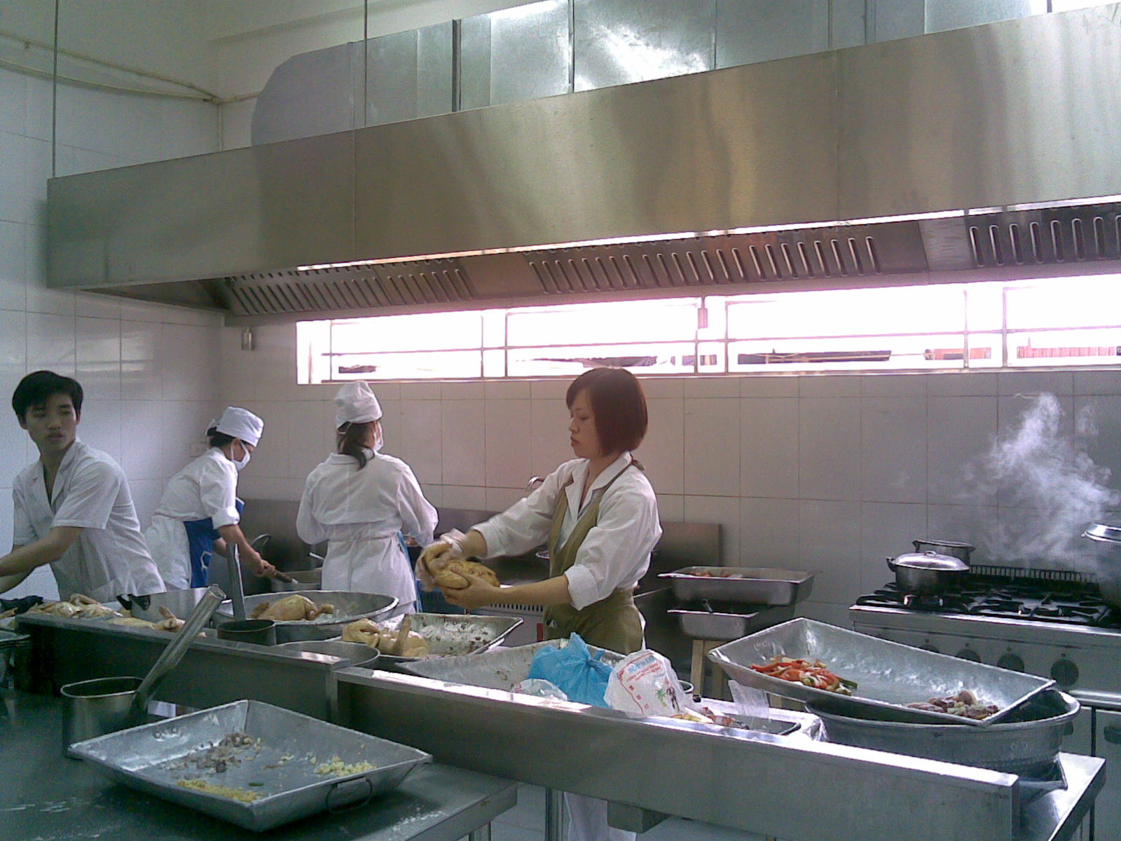 thiết bị bếp công nghiệp TheOne